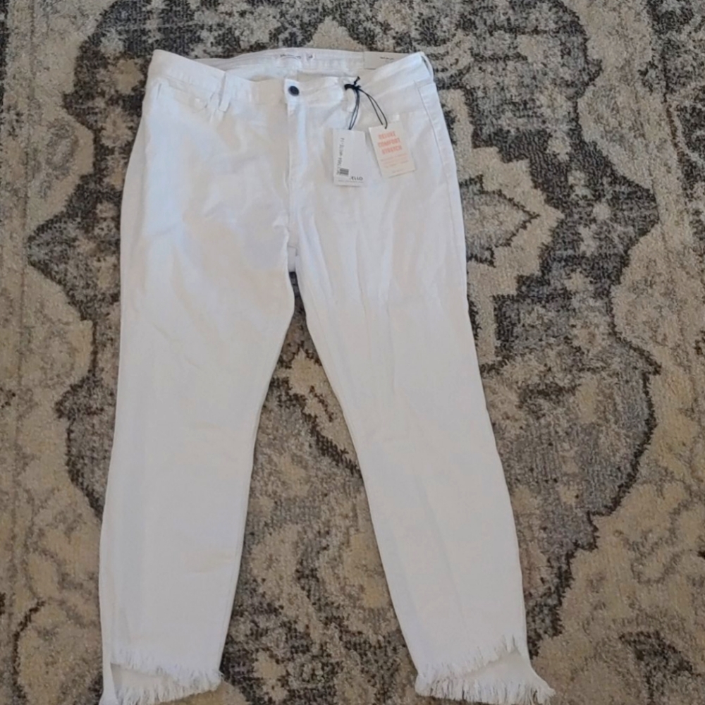 NWT White Cello Jean crop size 14